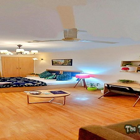 Top Luxury & Couple Friendly Stay Gp By Taj Suites & Studios #New Year Party & Stay Noida Bagian luar foto