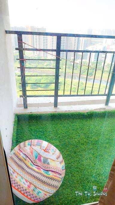 Top Luxury & Couple Friendly Stay Gp By Taj Suites & Studios #New Year Party & Stay Noida Bagian luar foto