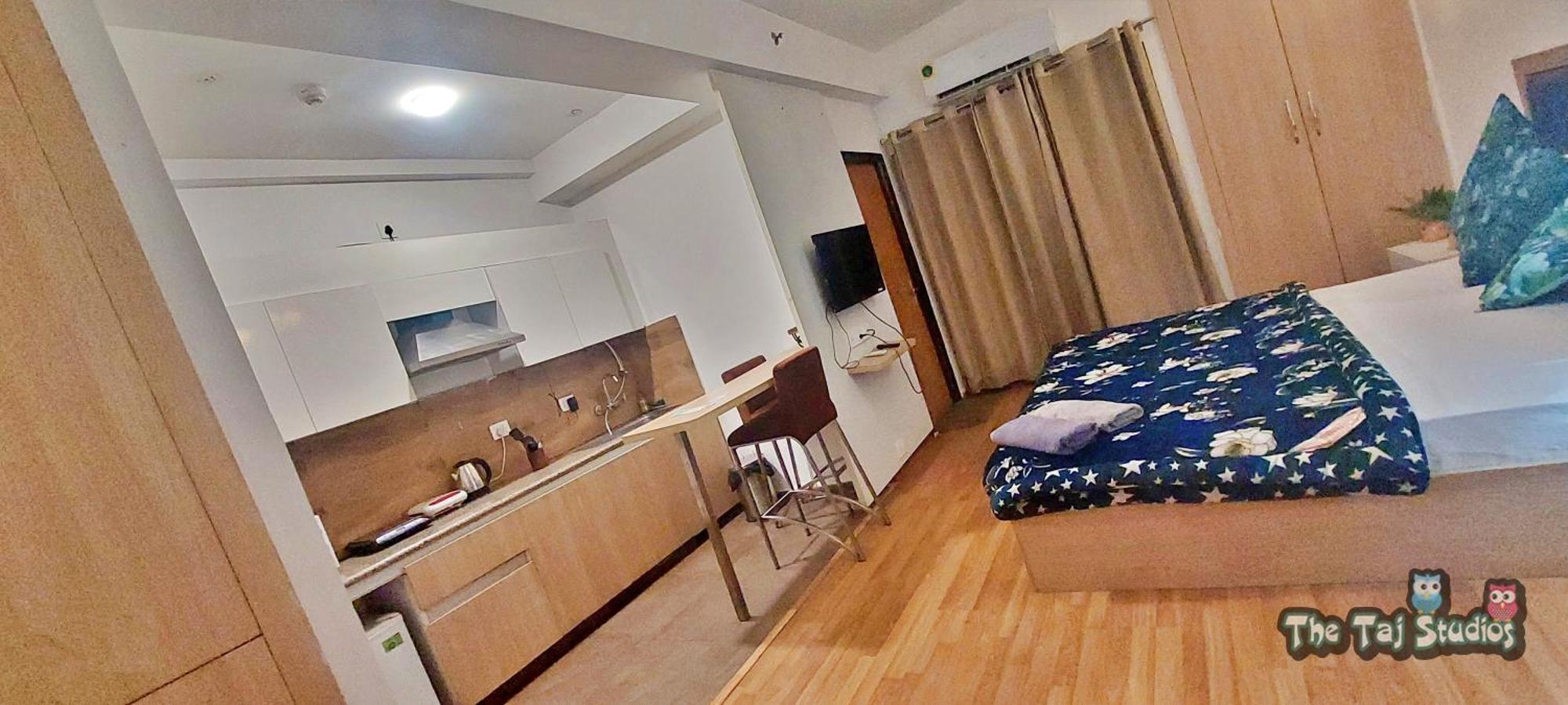 Top Luxury & Couple Friendly Stay Gp By Taj Suites & Studios #New Year Party & Stay Noida Bagian luar foto